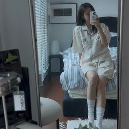 #예쁜템최고야 #콘수프기록집 #안방 #안방인테리어 #침실 #침실인테리어 #전신거울 #침대프레임 #한지조명 #우드블라인드 #오메코 #오메코조명 #여름침구 #잠옷 #잠옷추천 #블랙포인트인테리어 #블랙인테리어 #안방꾸미기 #침실꾸미기 #아이가있는집 #아이가사는집 #선팔 #선팔맞팔 #맞팔 #맞팔소통
새로운 잠옷 입고
분위기 내 보기
크크크