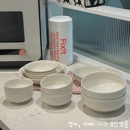 #주방추천템 #주방템 #FTC26기 
n년째 쓰는 우리가족 식기들 소개해요 😚
 ♡₊˚ 무인양품 : 어른들 식기
식세기도 되고 군더더기 없는 디자인이여서
질리지도 않고 음식이 올라가면 더 예쁘답니다 🥣🩵
 ♡₊˚ 시리츠 : 아이들 식기
시리츠 디자인은 다 소장하고 시퍼요 !
가볍고 잘 닦이고 식세기, 전자레인지 모두 가능 😎
 ♡₊˚ 무인양품, 사브르 : 아이들 수저, 포크
무인양품 디저트 스푼, 포크가 아이들에게 딱이에요 !
사브르는 정말 색깔별로 쟁이고 싶어요 ✌🏻‪·͜·✌🏻
#오늘의집 #콘수프기록 #콘수프챌린지 #예쁜살림템 #오늘의집FTC26기 #아이가있는집 #아이가사는집 #화이트우드인테리어 #인테리어소품추천 #주방인테리어 #주방소품 #주방꾸미기 #주방추천템 #주방용품 #주방템 #미니멀주방만들기 #미니멀라이프 #무인양품템 #시리츠 #시리츠식기 #사브르수저포크 #사브르식기 #1층아파트 #1층집 #필로티 