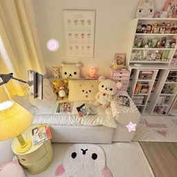 요즘 제일 좋아하는 공간  ⸝⸝ ᷇•⩊• ᷆⸝⸝
#오늘의집 #스페셜크리에이터 #오늘의집크리에이터 #덕후존 #덕후룸 #덕후의방 #오타쿠방 #오타쿠방꾸 #리락쿠마 #이케아선반 #2인소파 #만화책장 #만화책존 #만화방 #소파토퍼 #집꾸미기 #인테리어액자 #아이방인테리어 #공간분리 #핑크인테리어 #패브릭포스터추천 #패브릭포스터 #귀여운쿠션인형 #이케아 #철제수납함 #책상서랍 