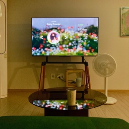 #집순이방꾸템
더운 요즘엔 주말엔 집 밖으로 한 걸음도 나가지 않는 집순이의 힐링존! 🏖️✨
거실 소파에 누워 좋아하는 음악을 들을 때도 침실에서 꿀잠 잘 때도 집꾸템들 덕분에 매일이 최고에요 :) 편안한 원목 가구와 포근한 패브릭 조합이 만들어낸 보금자리랍니다! 🛋️
#오늘의집 #기록챌린지 #거실인테리어 #침실인테리어 #집꾸미기 #원목가구 #신혼집꾸미기 #패브릭소파 #헤링본바닥 #집순이일상 #홈스타일링 #랜선집들이 #빈티지인테리어 #이케아소파 #삼익가구침대 #아지트 #아뜰리에 #맞팔
