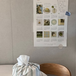 여름엔 해가 깊숙히 들어와서 동향인 저희집 부엌에도
자연광이 스며들어요🌞
초록색 아이템을 좋아해서 집안 여기저기
배치해놓은 물건들이 더 눈에띄는 여름의 우리집 !! 💚
#여름네컷 #동향집 #자연광인테리어 #바이리네식탁 #원형식탁 #녹색 #그린인테리어 #그린컬러 #원형테이블 #원형식탁추천 #각티슈케이스 #티슈커버 #휴지커버 #달력인테리어 #달력포스터 #달력꾸미기 #주방인테리어 #부엌인테리어 #부엌꾸미기 #다이닝테이블 #스크럽대디 #무아스 #디스펜서 #20평대주방리모델링 #20평대부엌 