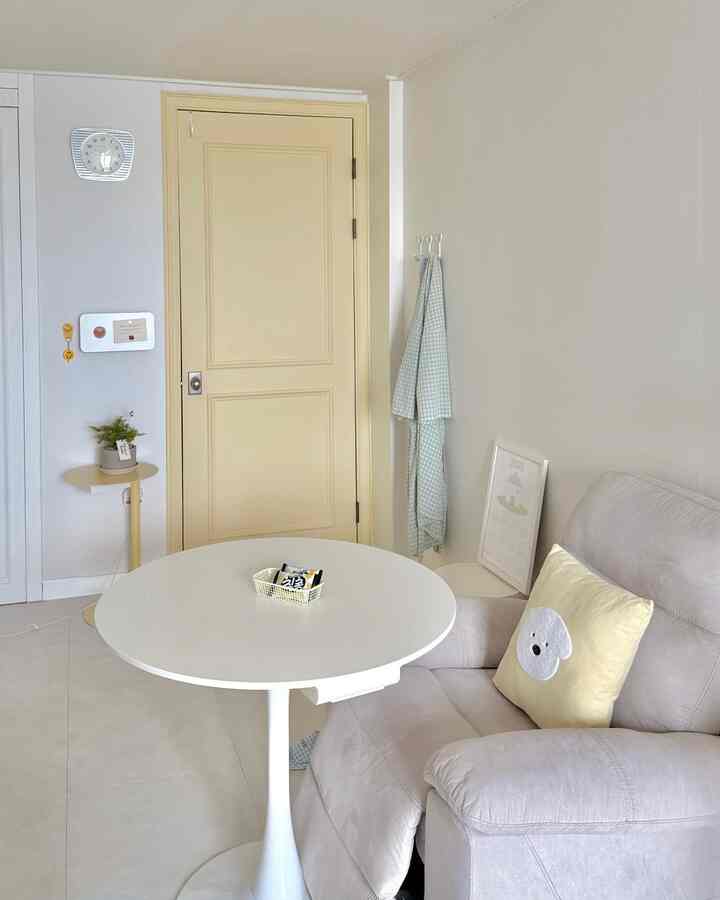 #콘수프기록집 #오늘의우리집  #원룸꾸미기 #원룸인테리어 #신혼집꾸미기 #신혼집인테리어 #아이방꾸미기 #아이방인테리어 #미드센추리모던 #미드센추리  #침실인테리어 #침구추천 #셀프인테리어 #셀프리폼 #문꾸미기 
