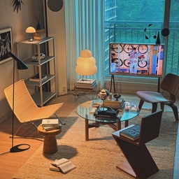 #콘수프기록집 #오늘의우리집 
소파 없이 작품 같은 라운지 체어들로 꾸며본 거실 모습이에요🛋️
사실 내일 드디어 새로운 소파가 도착하는데,
오랜만에 소파 없이 이렇게 배치해 보니까 색다른 매력이 있네요.
소파가 없어도 좋아하는 체어들 덕분에 거실이 정말 꽉 차 보이는 느낌이에요🫢👍👍✌️
모두모두 굳 주말되십쇼🙏🙏
#집스타그램 #집꾸미기 #홈스타그램 #homedecor #home #프리츠한센 #허먼밀러 #플랫포인트 
#루이스폴센 #조명인테리어 #라운지체어 #집들이선물 
#까시나 #덴마크 #가구 