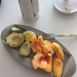 #오늘의우리집 굿모닝 아침식단은 아보카도 계란이 주메뉴 ! 🥑🥑🥑🍑🍑🍑🥚🥚🥚
#콘수프기록집 #접이식테이블 #확장형테이블 #롱플레이트 #플레이트 #도자기그릇 #도자기그릇추천 #인소일 #사브르 #디저트포크 #커트러리 #식탁 #도자기컵 #다트컬렉티브 #아침메뉴 #아침식사 #다이어트식단 #선풍기 #탁상용선풍기 #루메나 #신혼부부선물추천 #집들이선물추천 #테이블웨어 #혼수그릇 #집요한세일 #바이너리샵