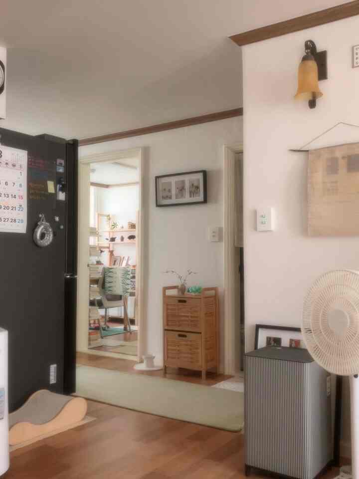 真っ白な雰囲気、ビンテージな雰囲気を出すカメラアプリを
見つかりました！無料なので気軽に使えます🫧

•アプリ：101cam（KDE選択）

＃コンスープ記録集＃今日の私たちの家＃カメラアプリ＃アプリおすすめ＃カメラアプリおすすめ＃ビンテージ＃ビンテージインテリア 