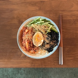 김치말이국수
 #신혼은뭐먹집 #신혼밥상 #집밥 #집밥요리 #집밥기록 #오홈스토랑 #오늘의집  #오늘의집에서샀어 #오늘의식탁 #홈스토랑 #홈스윗홈 #콘수프기록 #김치말이국수