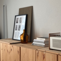 #예쁜템최고야 #콘수프기록집
오늘도 남겨보는 거실 공간 :) 
비록 아이들의 장난감으로 점령 당했지만..🤭
#거실인테리어 #브라운스피커 #이케아 #이케아수납장 #거실수납장 #이바르 #아이와함께사는집 