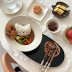 curry | 🍚( ’༥‘ 🥢 )
⠀ ⠀
어머님이 싸주신 반찬들로 오늘은 집밥
그리고 엄마가 보내준 자두⋰˚☆
⠀ ⠀
살 빼는 건 너무 힘든데
찌는 건 왜 이렇게 금방인 건지
⠀ ⠀
눈치 없이 디저트까지 먹고 싶어요

⠀ ⠀
⠀ ⠀
⠀ ⠀
#홈브런치 #집밥 #카레 #플레이팅 #테이블웨어
#플레이트 #수저받침 #소스볼 #커트러리 
#키친크로스 #홈카페소품 #주방용품 #홈카페용품