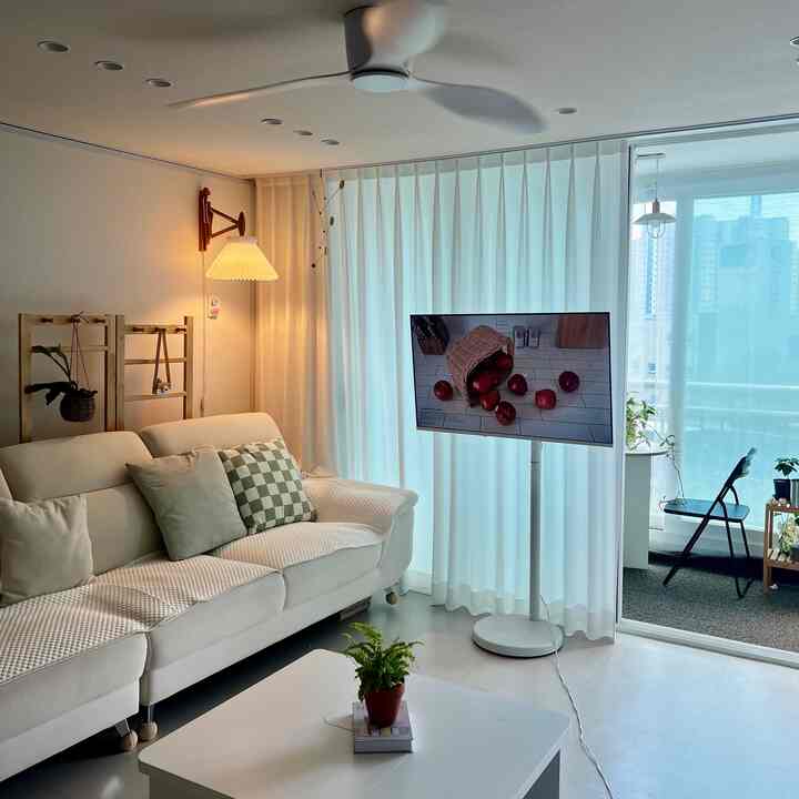 ＃インテリアノウハウ＃コンスープ記録集 

リムーバブルテレビで秋のフリート 
場所を変えましたが、風も吹いています。 
秋はちょっと感じています🤍

＃私たちの家の記録＃リビングルームのインテリア