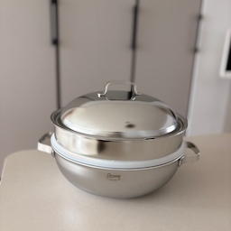 오늘의집 라이브로 저렴한 가격에 득템한 스테니 찜기!
무연마제라 너무 편하고 28cm 파티웍이라
네식구 찜요리 먹기에 너무 좋다 아주 만족 :)
#콘수프기록집 #현명한소비 #스테니 #파티웍 #스테니파티웍 #최화정픽 
