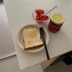 아침 플레이트는 늘 시라쿠스. 식빵+무화과잼+토마토

#시라쿠스 #시라쿠스접시 #시라쿠스뉴욕 #시라쿠스그릇 #무인양품 #무인양품잼스푼 #무인양품추천템 #실리콘잼스푼 #무화과잼 #무화과 #아침 #아침메뉴 #아침루틴 #유리보울 #미니멀 #미니멀살림 #콘수프기록집 #예쁜템최고야 #살림 #그릇 