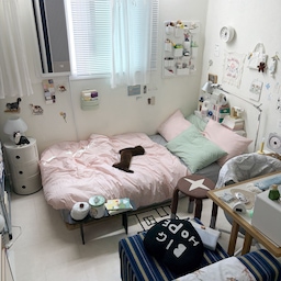 #콘수프기록집 #현명한소비
아직 낯선 내 방 속 핑크🎀
#3평 #붙박이장있는방
#3평방 #침실인테리어 #침실꾸미기 #작은방인테리어 #작은방꾸미기 #작은방 #3평방꾸미기 #3평방인테리어 #3평방구조 #선반인테리어 #쇠테리어 #작은방침실 #좁은방 #좁은방꾸미기 #좁은방인테리어 #벽조명 #벽조명인테리어 #벽꾸미기 #벽꾸미기인테리어 #데스크테리어 #유텐실로
 #에디파이어 #스피커추천