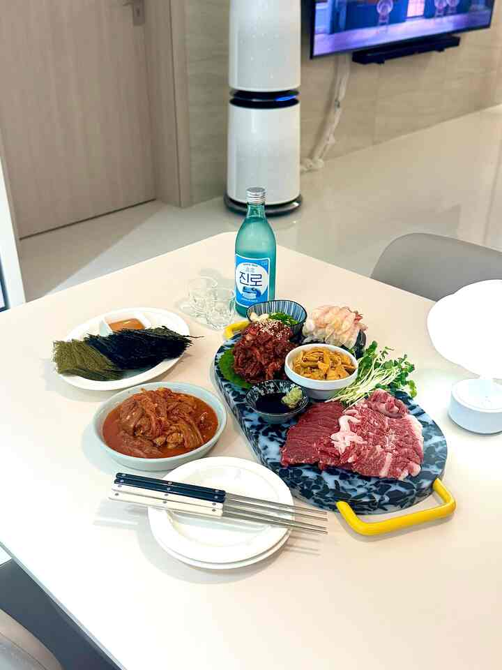 食べたい成分を一箇所に集めた＃オーホームレストラン
うに+甘えび+茶石生肉+六回
電子レンジで作ったムンウンジキムチ蒸し
一緒にプレーするなら
隙間のないチェ・アンジュ完成です💛
ジムサンダーソンまな板感性にすっかり抜けてみてください。
楽しい週末になります😊

＃コンスープ記録集 