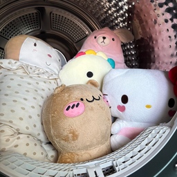 지금이야!! :)
#콘수프기록집 #가을맞이 #인형세탁 #가을준비 #대청소 #건조기 #건조기시트 #세탁기 #세탁세제 #고농축세제 #캡슐세제 #캡슐세제추천 #라비킷 #라비킷코트너 #라비킷쏙터블 #표백제 #오늘의우리집 
아이들이 등교, 등원한 지금이 
인형빨래 최적의 타이밍!! 이죠
신나게 빨고, 건조기 돌리는 시간에
미뤄뒀던 규조토매트도 빨아줬어요.
가을준비는 여름내 묵은때빼기부터 시작이네요.ㅎㅎㅎ
