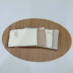 주방은 작은 패브릭 하나만 바꿔도 분위기가 꽤 달라지는 공간이에요☺️
베이지톤 키친크로스와 키친매트를 함께 두니 우드톤 주방이 한층 더 포근해졌어요.
키친크로스는 컬러와 패턴이 과하지 않아 자연스럽게 걸어두기만 해도 인테리어 포인트가 되고,
키친매트는 싱크대 앞의 비어 보이던 공간을 채워줘서 만족스럽게 사용하고 있어요🥰
#오늘의집 #오늘의집스타일링 #집꾸미기 #홈스타일링 #홈인테리어 #우리집인테리어 #주방인테리어 #주방꾸미기 #키친인테리어 #감성주방 #주방소품 #주방용품 #키친크로스 #키친매트 #주방매트 #패브릭소품 #살림템 #살림용품 #살림스타그램 #내추럴인테리어 #우드인테리어 #베이지인테리어 #화이트인테리어 #소품인테리어 #인테리어소품 #감성인테리어 #아파트인테리어 #홈데코 #주방스타일링 #ftc27