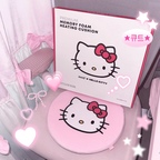 너무너무 귀엽고 사랑스러운 잉코 헬로키티 온열방석을 생일선물로 받았어요🎀🩷
생각보다 작은 사이즈에 살짝 놀랐지만^^!! 
너무 귀여워서 엉덩이 우겨넣고 앉고있답니다 

아직 날이 춥지는 않아서 온열기능은 안써봤지만 
겨울이되면 정말 잘 쓸 것 같아요🫰

온열기능 없이 그냥 방석으로도 메모리폼이라 그런지 
편안하고 넘 좋습니다 ♡ 

———————————————————
🎀 잉코 헬로키티 USB 메모리폼 원적외선 방석 
✔️ 59,000원
🛒카카오선물하기


#핑크 #핑크인테리어 #핑크덕후 #쿠션 #캐릭터 #헬로키티 #키티방석 #메모리폼방석 #핑크방석 #예쁜방석 #온열방석 #온열매트 #덕후룸 #덕후의방 #자취방 #자취방인테리어 #귀여운소품 #귀여운게최고야 #예쁜템최고야 #캐릭터소품 #레이스커튼 #핑크의자 #책상꾸미기 #책상인테리어 #데스크테리어 #공부방인테리어 #잉코 