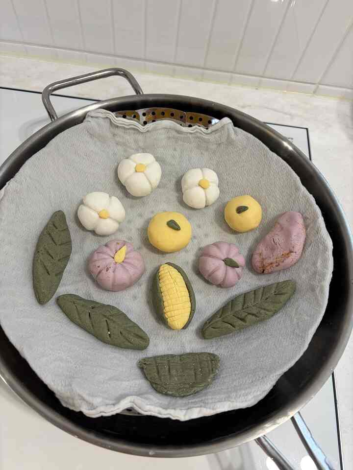 #연휴에뭐하집 #송편만들기 #떡만들기 #요리 #송편 #쿡스타그램 私の家は子供とソンピョンをきれいにお世話になりました。みんな連休に何をしましたか？🥟🌰🍡