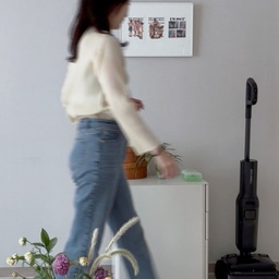 #연휴에뭐하집 #콘수프기록집 
연휴동안 잘 지내셨나요?
저는 연휴에 새로운 청소기랑 친해지는 
시간을 가졌어요 ㅋㅋㅋ
와……
로봇청소기 진공청소기 스팀청소기…
다필요없어요
이거 하나면 ㅋㅋㅋㅋㅋ 청소 넘 쉬워져서
연휴 내내 바닥 매일매일 닦았네요
#오늘장면한컷 #화이트인테리어 #34평인테리어 #홈스타일링 #신혼선물추천 #맞팔 #소통 #거실인테리어 #홈스타일링 #집꾸미기 #시공없이집꾸미기 #심플인테리어 #맞팔 #선팔 #소통 #로보락 #물걸레로봇청소기 #로보락f250acepro