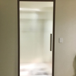 ‘나를 잘 보여주는 공간’이 어디일까 고민하다가 
많은 고민 끝에 아무래도 현관이 저를 잘 보여주는 공간인것 같아서 소개 해드릴려구요 .ᐟ🤎
저희집은 우드&화이트로 컨셉을 정했었는데
현관에 가장 많은 우드톤을 넣어 저를 잘 보여주는 공간인것 같다라는 생각이 들었어요 ~ ㅎㅎ
앉아서 신발 신는거 좋아하는 저를 위해
현관 크기를 조금 더 늘려 벤치장까지 설치 완료 !
#현관인테리어 #현관 #현관중문 #현관꾸미기 #현관문 #나를담은공간 #인테리어 #우드인테리어 #우드현관인테리어 #우드현관 #우드중문 #우드소품 #나다운공간 #나다운공간의시작 #취향의발견 #ftc기록 #ftc28기 #ftc28 #오늘의집 