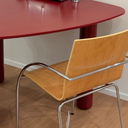 민트색 vitra 팬톤체어와 함께 식탁의자로 낙찰된 텍스쳐 CH8 체어 ! 간결하지만 심심하지 않은 디자인이 참 예쁘다. 나무의 결도 맘에 들고 착석감도 꽤 괜찮은 편 :) 
..
.
#텍스쳐 #ch8 #식탁의자 #식탁인테리어 #주방인테리어 #구축아파트 #구축인테리어 #구축아파트인테리어 #투베이인테리어 #투베이리모델링 #구축투베이 #신혼집 