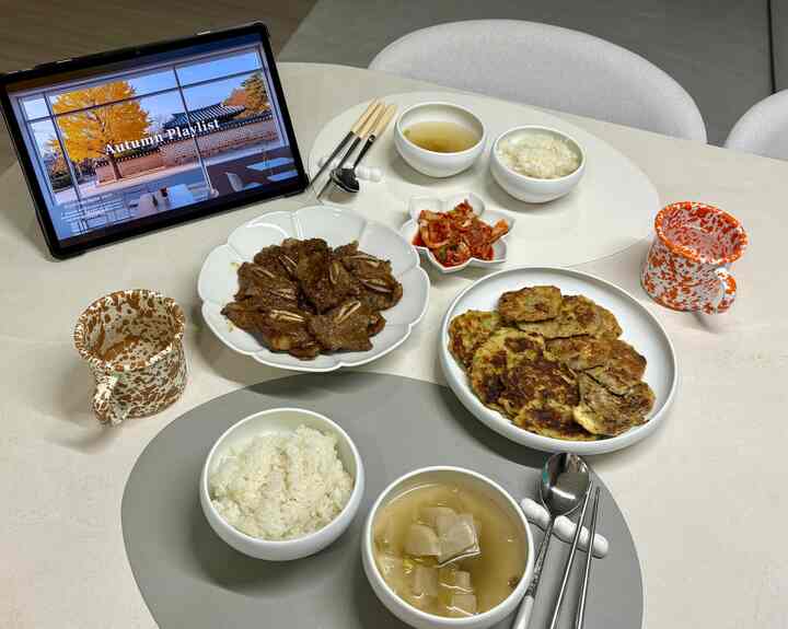 #오늘의우리집 #콘수프기록집 
祝日を過ぎて食卓の姿ですよ〜  #신혼집 #신혼그릇추천 #맞팔환영 