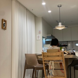 그녀의 저녁식사 시간👶🏻🩵
#오늘의우리집 #콘수프기록집 
언제나 스토케에서 잘먹는 21개월아가 
뉴본부터 완전 뽕뽑템…🩵 ㅎㅎ
#ftc9기이야기 #주방인테리어 #스토케 #아기가있는집 #아기가사는집 #다이닝룸인테리어 #주방 #키친 