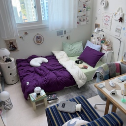 #콘수프기록집 #인테리어노하우
인테리어가 싫증 날 땐,
침구만 바꿔도 분위기가 달라져요💜
#3평 #붙박이장있는방
#3평방 #침실인테리어 #침실꾸미기 #작은방인테리어 #작은방꾸미기 #작은방 #3평방꾸미기 #3평방인테리어 #3평방구조 #선반인테리어 #쇠테리어 #작은방침실 #좁은방 #좁은방꾸미기 #좁은방인테리어 #벽조명 #벽조명인테리어 #벽꾸미기 #벽꾸미기인테리어  #유텐실로
