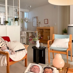 알록달록 컬러들이 많아진 거실 🏡
거의 2년째 만족하고 사용 중인 가벽 파티션 !
주방이랑 공간 분리도 되고 인테리어 효과도 있어서 볼 때마다 만족하면서 사용 중이에요••🤍
유리 파티션이 넘 매력적인 제품이랍니다 !
마지막 사진은 볼수록 예쁜 선반장으로 마무리 🤍
#예쁨템최고야 #주방 #다이닝룸 #주방꾸미기 #가벽 #파티션 #철제파티션 #공간분리 #아파트인테리어 #구축아파트 #액자 #러그 #발매트 #삭탁등 #식탁 #원형식탁 #세라믹식탁 #액자추천 #조화 #오브제 #소품 #신혼집꾸미기 #화병 #실버 #쇠템 #우드인테리어 #빈티지의자 #루미르 #조명 #콘수프기록집