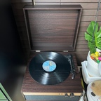 #우리집뮤직존 #콘수프기록집 #맞팔 #엘피플레이어 #LP 

거실 뮤직존^^ 