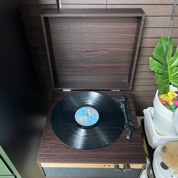 #우리집뮤직존 #콘수프기록집 #맞팔 #엘피플레이어 #LP 
거실 뮤직존^^ 