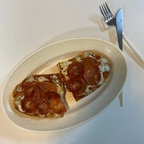 첫째가 너무 좋아하는 피자빵,,🍕
현실은 이동중에 먹지만,, 예쁘게 플레이팅 해보는 
엄마 사람입니다,,🤍


#피자빵 #페퍼로니 #오후간식 #오벌접시 #플레이트