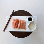 혼자 먹어도 
감성한스푼은 못놓쳐
예쁘게 맛있게 즐기기 

#콘수프기록집 #예쁜템최고야 
#회접시 #연어 #플레이팅 #혼밥메뉴 #혼밥 #혼밥식기 
#혼자서도잘먹어요 #사이드테이블 #일식그릇 
#미니멀인테리어 #예쁜식기 #그릇세트 