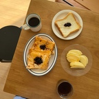 #오늘의우리집 #콘수프기록집 
오랜만에 프렌치토스트 구웠어요.ᐟ 
스텐팬 적응 중인데, , 안태우는 비법 있을까요 

#스텐팬 #아침밥상 #홈브런치 #프렌치토스트 #아침일상 #아침메뉴 #아침밥 #브런치 #홈카페 