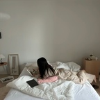 광고ㅣ침실 꾸미기의 마지막 퍼즐🛏️

침실 인테리어에 관심이 많다 보니
침구나 조명은 열심히 골랐는데,
정작 매트리스는 크게 신경 쓰지 않았더라고요.

이번에 침실을 새롭게 꾸미면서
매트리스도 제대로 골라보기로 했어요.

여러 제품을 직접 누워보고 비교한 끝에
선택한 베스트슬립 Z10B🤍

저희 부부는 허리가 안좋아서 너무 푹신한 것보다는
적당히 탄탄하게 받쳐주는 느낌이 좋아서
미디엄 하드 타입으로 골랐답니다.

5성급 호텔에도 납품되는 모델이라더니
확실히 고급스럽고 편안함이 남다른 느낌이었어요.
우리 집도 호텔이 된 것 같은••!

하루의 시작과 끝을 함께하는 공간인 만큼
앞으로 더 애정하게 될 우리 집 침실🪽


인스타그램 @zni_home


#콘수프필름 #콘수프기록집 #예쁜템최고야  #맞팔 #베스트슬립 #베스트슬립매트리스 #Z10B #매트리스추천 #침실인테리어 #침실꾸미기 #집꾸미기 #베딩 #베개커버 #침실스타일링 #신혼집침실 