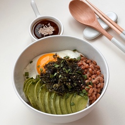 건강식 만세🙌 1년 동안 1일 1나또 실천중입니다
#콘수프기록집 #예쁜템최고야 #아보카도 #비빔밥 #오늘뭐먹지 #맞팔 #건강한끼 