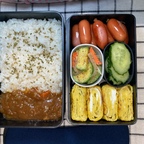 #오늘의우리집 #콘수프기록집 

🍱🥢남편오빠님의 도시락을 새로운 아이들과 함께 준비해봤어요.
린쿠타운 아울렛에서 산 보자기에 싸서 무인양품의 신상 런치백에 담아 준비해본 오늘의 도시락 어때요?

그리고 저녁엔 아주 간단히 카레로 준비해봤답니다.
컬리에서 산 닭가슴살 치킨까스를 더하니 제법 든든한 한끼가 완성되었어요.

#저녁밥상 #저녁메뉴추천 #도시락통 #도시락싸기 #도시락가방 #무인양품 #런치백 #무인양품추천템 #나도크리에이터 #맞팔 #맞팔환영 #맞팔해요 
