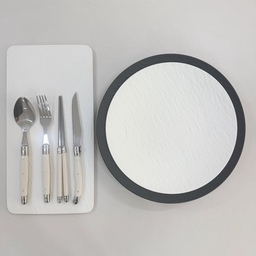 #예쁜그릇자랑 #식탁위예술 
제가 정말 아끼고 애정하는 그릇 모음집 🍽️✨
네오플램 라면용기부터 감성 가득한 빌레로이앤보흐 접시, 
그리고 최애 커트러리 라귀올까지!
예쁜 그릇에 음식을 정성스레 담아 먹으면 
괜히 하루 기분까지 좋아지더라고요.
하지만 웃픈 현실 하나... 🥺
이 예쁜 접시들이 오염에 조금 약해서, 
떡볶이나 김치찌개 같은 빨간 음식은 감히 못 담아 먹는다는 사실! (착색 절대 지켜...🫠)
그래도 예쁘니까 다 용서되는 나의 최애 식기들 🤍
#빌레로이앤보흐 #네오플램 #라귀올 #그릇스타그램 #신혼그릇 #테이블세팅 #플레이팅 #그릇추천 #주방인테리어 #온더테이블 #그릇수집 #판댕홈