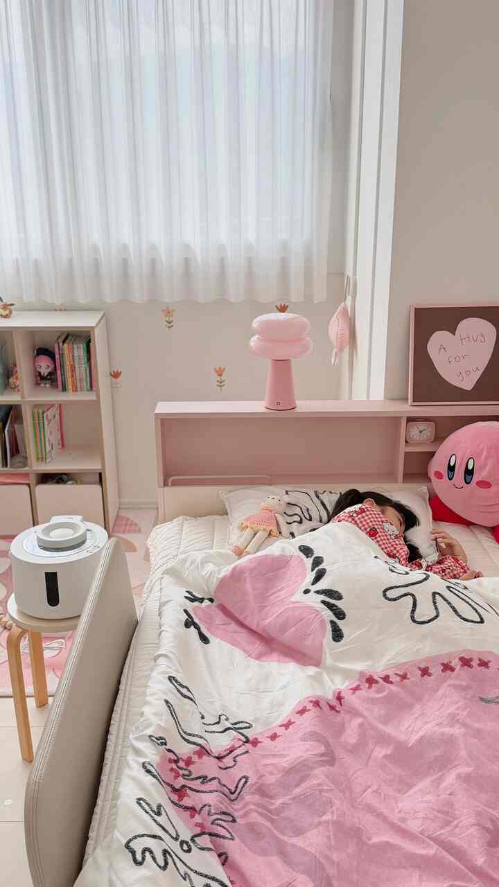 #子育て器具の吸 #加湿器

最近朝起きるたびにコーランの首に乾燥が感じられます。
ダラミは鼻に頻繁に触れるので、鼻血もしばしば出てきました。
子供の加湿器はよく調べて選ぶ必要があり、心配しました。
ルーニエルブルーム加熱式加湿器に決めました。

水を100℃に煮込んだ水蒸気なので、衛生の心配はありません。
無圧設計・安全設計でもう少し安心しました。
目標湿度を合わせると、AIが自動的に加湿量を調整します。
ステンの内鍋だけを抜いて洗えばいいから管理も楽で
満足していて、使用中の子供部屋の加湿器ですよ🤍


＃加湿器おすすめ＃ルーニエル加湿器＃加熱式加湿器＃子供部屋＃子供部屋インテリア＃冬の準備＃子供部屋飾り 