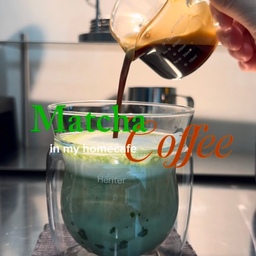 따뜻한 말차 샷 추가 라떼 ☕️🌿
쌀쌀해진 날씨에 은은한 말차 향과 깊은 커피 향으로 우리 집 홈카페를 포근하게 채워보는 시간이에요 ( ◜⤙◝ ) 💚
말차 본연의 고소함과 브레빌 머신의 부드러운 스팀 밀크, 그리고 에스프레소 1샷만으로 깔끔하게 완성한 '따뜻한 말차 샷 추가 라떼'랍니다 ⋆｡° ☁︎ ˚｡⋆ (｡♥‿♥｡)
오늘 하루도 내가 좋아하는 잔에 따스한 커피 한 잔 채워보세요 ☁️ 𓂃 𓈒𓏸 -ˋˏ ♡ ˎˊ- ⸝⸝• ̫•⸝⸝
#오늘의집 #콘수프기록집 #오늘의우리집 #홈카페 #홈카페인테리어 #커피존 #홈카페존 #브레빌 #브레빌머신 #말차라떼 #말차샷추가 #말차샷라떼 #라떼레시피 #홈바리스타 #쇠테리어 #무채색인테리어 #데스크테리어 #집꾸미기 #주방인테리어 #살림꿀팁 #홈카페그램 #오늘의집에사요 #내돈내산 #공간기록
