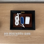 #현명한소비 #콘수프기록집 

화장실 청소 얼마나 자주하시나요^^?

아이까지 있는 저희집은 화장실 청소를 일주일에 
한 번씩 해도 저 빨간 물때(바이오필름)가 계속 생기고, 
사용빈도가 낮은 안방 화장실은 
거의 폐가 화장실처럼 곰팡이까지 생겨있어요😇...

특히 어른, 아이까지 같이 쓰니까 
세균도, 냄새도 보이지 않는 곳까지 계속 찝찝했는데 
진짜 신선한 요술템 발견이에요🪄

닥터피엘 퓨어팟 스마트는 수돗물을 전기분해해서 
수조에 있는 물을 살균수로 바꿔줘요. 
물을 내릴 때마다 살균수가 내려가니
물을 내리는 것만으로도 변기 청소 효과가✨

덕분에 세균도 줄이고 찌릉찌릉한 냄새도 없어지는데, 
가장 최고는 물때가 안 생긴다는 것…..!
(최대 8주 물때 억제!!!!)

저같은 맞벌이 부부에게 화장실 청소는 
서로 남편이 하니 제가 하니 미루다가 
결국 저 빨간 물때 더 못 보겠는 사람이 하게 되는데요😂

이 쿨타임을 지금 1주일에 한 번에서 
2달에 한 번으로 늘려주는 획기적인 템이에요!!!

사용한 지 2주 정도 됐는데 사심 담아 추천합니다.
사용법도 간단해서 그냥 코드 꽂고 본체를 수조통에 넣어두면 끝.
전기분해로 살균수를 자동으로 생성해줘요.

물때 폭탄, 곰팡이 폭탄인 안방 화장실용으로
이제는 내돈내산중이에요,,,, 혁명템

🏷️닥터피엘 | 퓨어팟 스마트
@dr.piel_official 

#욕실인테리어 #퓨어팟스마트 #변기살균기 #스마트변기살균기 #닥터피엘
#욕실청소템 #욕실청소도구 #화장실청소 #청소용품 #살균소독 #살균티슈 #살균청소기 #화장실청소꿀팁 #변기청소 #변기솔 #변기세정제 #변기클리너 #변기교체 #아이가사는집 #아이가있는집 #구축인테리어 #구축아파트 #살림꿀템 #내돈내산 #살림꿀팁 