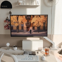 큐레이터 프로그램을 통해 제품을 제공받아 직접 사용하고 스타일링한 후기입니다.
#desksetup ☀️🤍🫧
간만에 햇살 가득했던 오늘,
작업실에도 따스함이 한가득 🌿
매일 출근하는 작업실인데도
햇살 좋은 날엔 괜히 더 기분 좋은 🤍
둘 다 노트북 1~2대에
패드까지 꺼내놓고 작업하다 보니
늘 충전선이랑 멀티탭으로 정신없던 책상…👀
새로 온 틸로 멀티탭 정리함으로
지저분했던 선들 싹- 정리해봤어요 ☺️
멀티탭이랑 어댑터까지 쏙 넣어두고
양방향으로 열 수 있어 선 정리도 간편한 🔌
작은 변화인데
책상 위가 한결 깔끔해져서 맘에 쏙- ✨
말끔해진 책상에서 오늘도 열일 완료 🖥️
/ 햇살 좋은 하루 잘 보내셨나요? ☀️
🏷️ @todayhouse 틸로 멀티박스
📌 오늘의집에서만 만날 수 있는 ‘오늘의집 에디션’으로, 10/26일부터 만나볼 수 있어요! 🛒
#오늘의집에디션 #틸로 #오늘의집 #멀티탭정리함 #선정리 #케이블정리 #공간활용 #데스크정리 #책상정리 #멀티탭수납함 #멀티탭 #데스크셋업 #데스크테리어 #책상꾸미기 #책상정리 #멀티탭정리 #케이블정리 #전선정리 #화이트데스크 #쌍둥이데스크 #재택근무 #홈오피스 #작업실인테리어 #작업실꾸미기 #홈스타일링 #오늘의집추천 