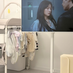 #콘수프기록집 #오늘의우리집 10-2
2달 된 아기 육아 중이지만 틈틈이 넷플릭스 드라마 즐겨 보고 있어요!
요즘은 중드 조춘청랑이 재밌더라고요🫶🏻
#아기가있는집 #육아일상 #넷플릭스추천 #조춘청랑 #기저귀갈이대 #리안드림콧 #드림콧기저귀갈이대 