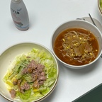 #오홈스토랑

오늘 저녁은 학교 다닐 때
너무 좋아했던
참치야채비빔밥!!🐟

새콤달콤해서 입맛이 싸악 도는 메뉴인데
김치콩나물국까지 더 해서
완벽한 저녁으로 완성!!✨

오늘 저녁도 잘 먹었습니다~

#침치야채비빔밥 #신혼밥상 #시라쿠스 #맞팔