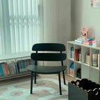 북벤치를 샀어요!📚

아이 책이 점점 늘긴 하는데 
쇼파가 없는 집이라 북벤치를 두어봤어요 ㅎㅎ 
사이즈 큰걸로 했더니 아이와 함께 앉기에도 넉넉하고 같이 앉아 책 읽기도 너무 편하네요😊

#콘수프기록집 #현명한소비 #북벤치 #트루베퍼니처 #가구 #유아가구 #아이키우는집 #육아일상 #책장 #벤치의자 #거실 #책육아 #아이책장 #화이트책장 #서재 #거실서재 #아이방꾸미기 #아이방가구 #오늘의가든 #맞팔