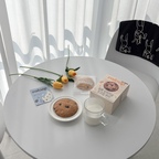 다이어트 중에도 달달한 디저트는 포기 못하는 편🍪🤎
그래서 요즘은 먹고 싶은 간식을 조금 더 나은 선택으로 바꿔 먹고 있어요.

벨룹 오리지널 쿠키는
다이어트 쿠키 특유의 퍽퍽한 느낌보다는
고소하고 바삭촉촉해서 그냥 맛있는 쿠키 먹는 느낌✨

밀가루·설탕·말티톨은 사용하지 않고
아몬드가루·오트·쌀가루를 사용했다고 해요〰

오리지널 1개 50g 기준
당류 2g · 201kcal 

저는 바삭한 식감을 좋아해서 얼먹으로 먹어봤는데
우유에 콕 찍어 먹거나 요거트와 함께 먹어도 맛있더라고요🥛

건강한 간식이라고 참고 먹는 맛이 아니라
맛있게 먹으면서 성분까지 챙길 수 있는 쿠키.ᐟ.ᐟ

쿠키 좋아하시는 분들은
벨룹 오리지널 쿠키 한번 드셔보세요🤎

.
.

#벨룹 #식단 #저당쿠키 #다이어트간식 #콘수프기록집 #간식 #소통 #맞팔