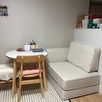 #콘수프기록집 #오늘의우리집 #한샘쇼파 #거실스타일링 #1인쇼파추천 #크리에이터 #좋반 #소통해요 #맞팔환영 #선팔하면맞팔 #선팔맞팔 

이번에 제가 1인 쇼파를 구매했어요!
원래는 3인쇼파가 있었는데 
좁은 거실에 공간만 차지하는거같아서,,
고민끝에!! 기존 쇼파는 당근🥕🥕

이번에 새로 구매한 한샘 쇼파는 확장이되어서 
누울수도있습니다!!!!! 
작은 쇼파이면서 누울수도있는걸 찾고있었는데
정말 딱이었던거같아요:) 🛋️