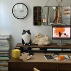 < MY SPECIAL ARCHIVE - CUSTOM CLOCK >

언제나 정성 가득한 시간과 공간을 기획해주시는 오늘의집🏡

이번 클래스에서는 오래된 물건에서 새로운 쓰임을 발견해 온 조인혁 디자이너님의 라이프스타일 이야기를 듣고, 오래된 것을 보는 눈이 어떻게 바뀌는지 경험을 보고 듣는 시간을 준비 해주셨어요.

언스 브랜드에 관심이 많았던 차에 디자이너님 이야기를 직접 들을 수 있게 되어 기대하고 갔는데요. 제가 아는건 아쥬 빙산의 일각이었다는 사실.. 알고 있던 것보다 훨씬 엄청난 분이셨다는 ✨

나만의 시계를 만드는 클래스여서 대략 원하는 디자인을 상상하고 갔 는데 주위분들의 엄청한 미적 감각 사이에 동공지진이 났으나, 오래오래 내 공간에 어울리는 심플을 고집해봤답니다.

오늘의집 이번에도 감사했어요🫶🏻

#오늘의집 #스페셜크리에이터 #오늘의집크리에이터 #스페셜클래스 #조인혁 #밑미 