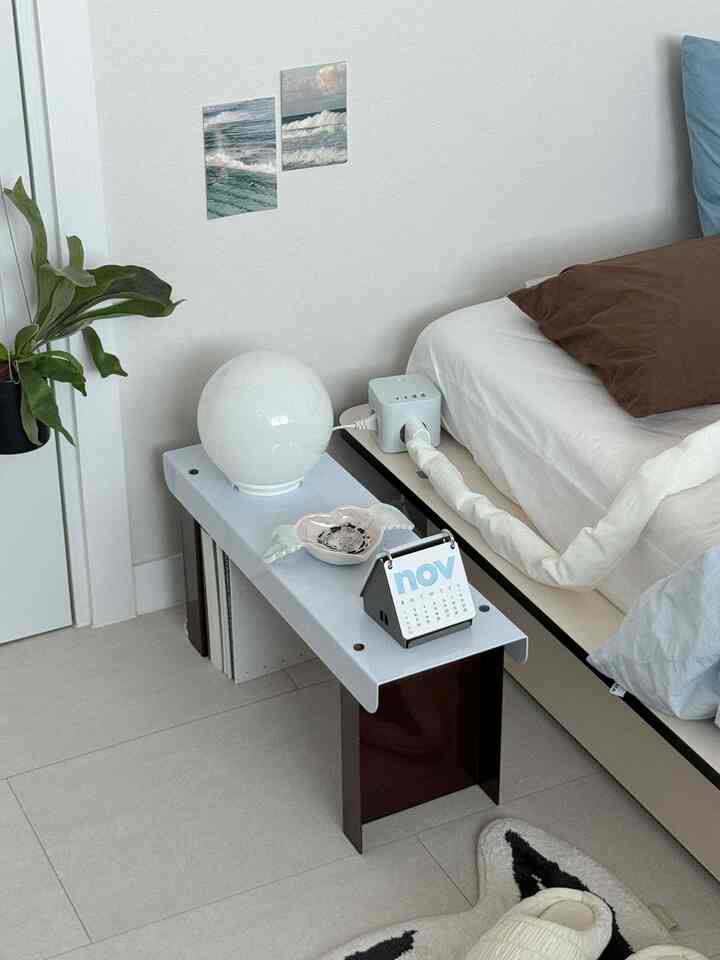 MINI BENCH スチール サイドテーブル［7色］を使ったコーディネート 2