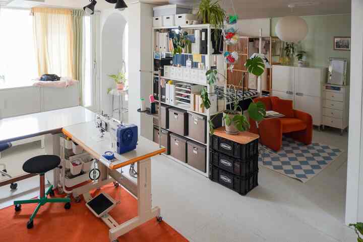 MKB キャビネット 縦型 2ドア 収納棚［6色］を使ったコーディネート 1