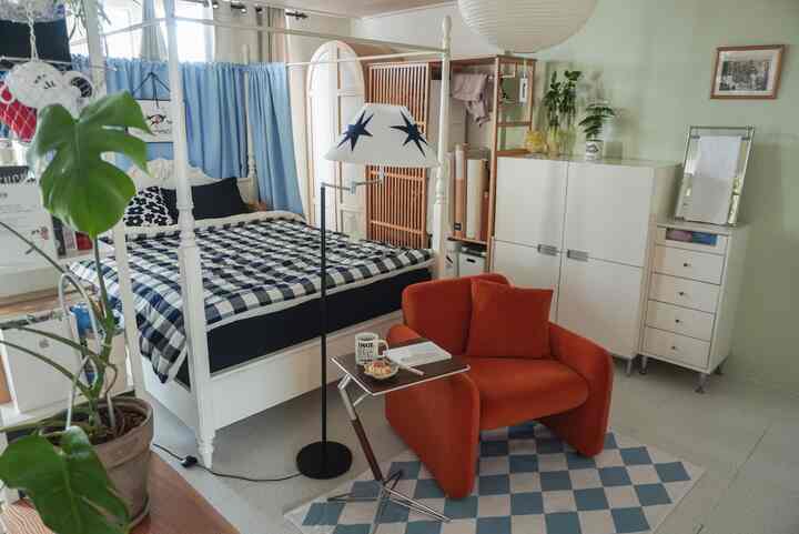 生け花 ガラス 花瓶 (高さ17cm)を使ったコーディネート 1